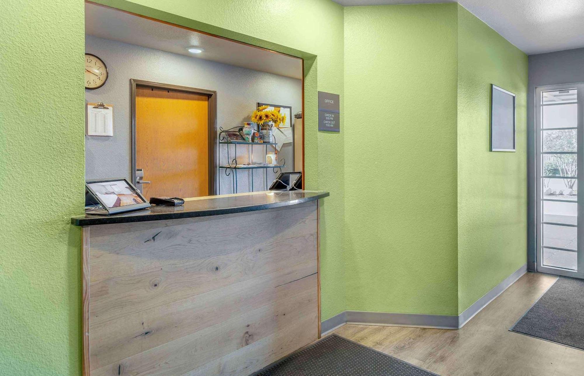 Extended Stay America Select Suites - Wilmington - West Екстериор снимка